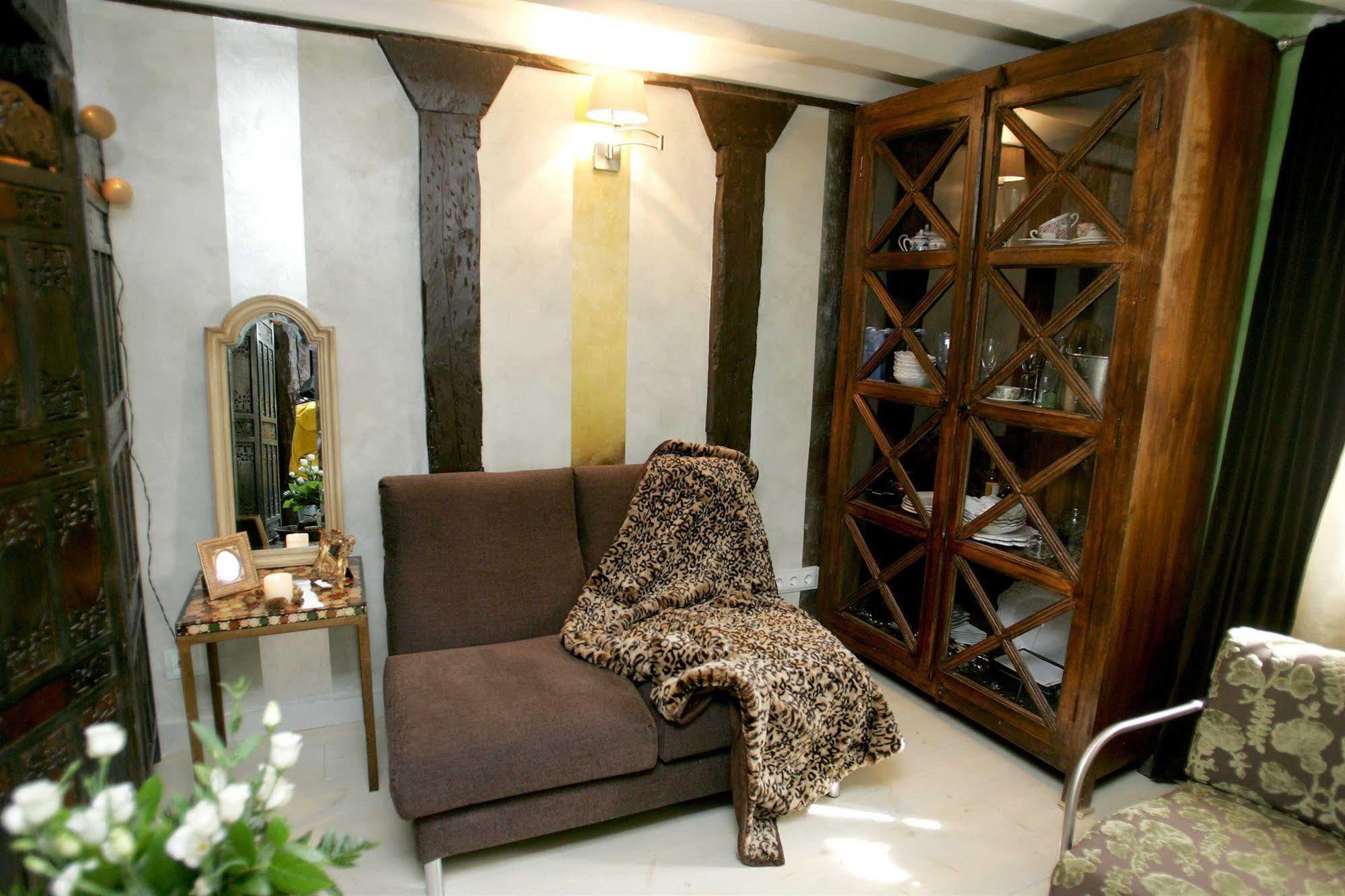 Hotel Boutique Valle De Oca Villanasur Rio De Oca Luaran gambar