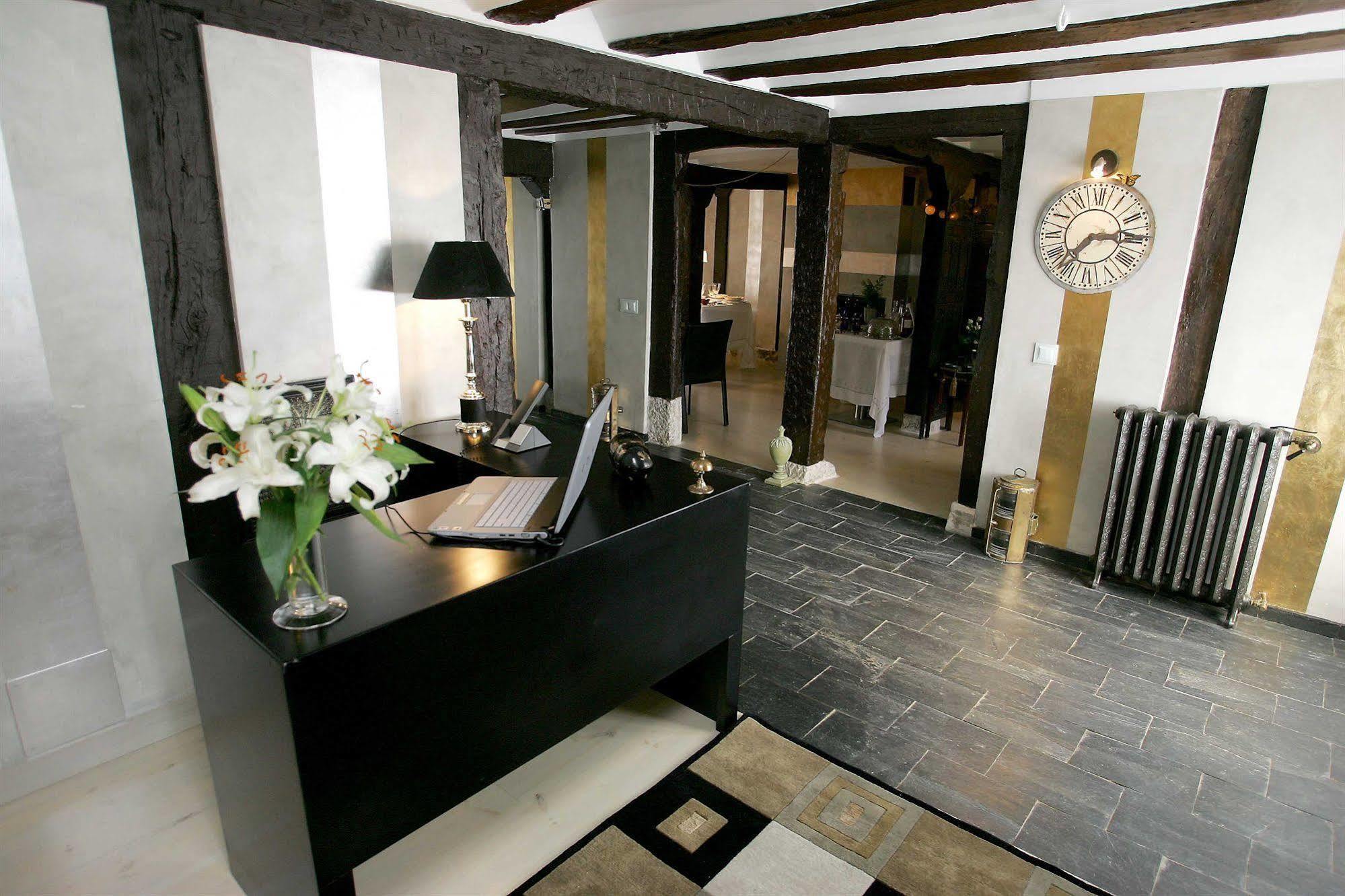 Hotel Boutique Valle De Oca Villanasur Rio De Oca Luaran gambar