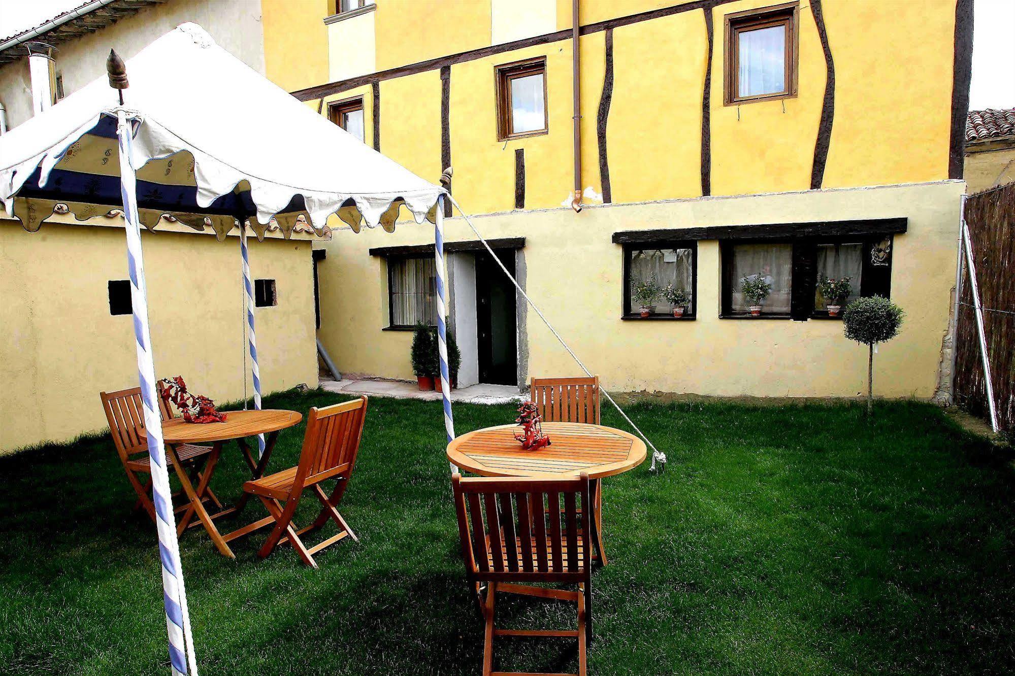 Hotel Boutique Valle De Oca Villanasur Rio De Oca Luaran gambar
